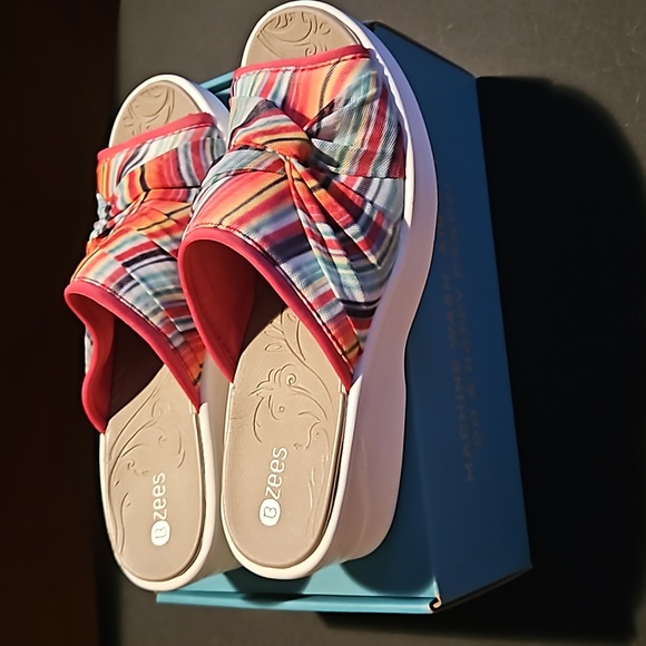 BZEES SMILE II - Picture 4 of 8